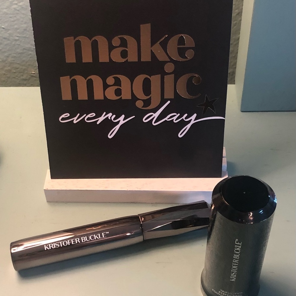 NEW! Kristofer Buckle Foundation & Mascara Set
